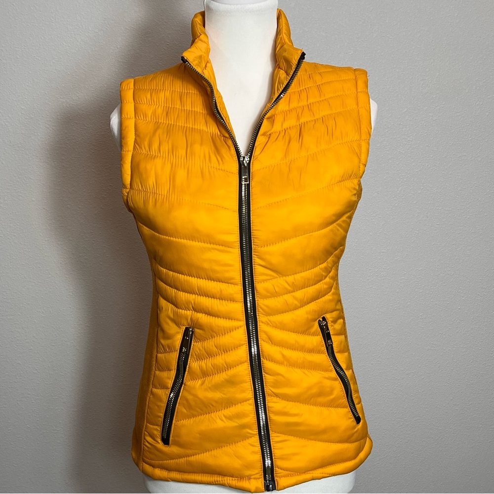 NWOT Love Me Now Puffer Vest Marigold Yellow Women’s Sz S Outdoor Streetwear